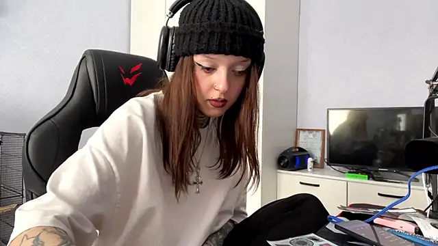 Snapshot of Littleways chatting on March 1, 2026, 10:28 am Littleways online show from March 1, 2026, 10:28 am