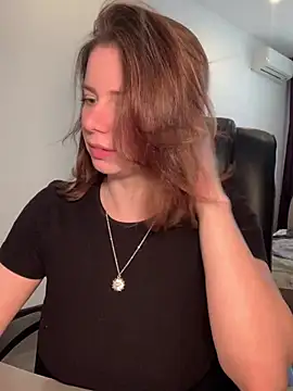 Snapshot of VelvetChloe chatting on April 15, 2026, 9:49 am VelvetChloe online show from April 15, 2026, 9:49 am