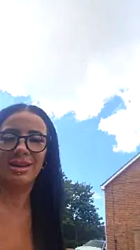 Snapshot of WifeWithPermission chatting on August 5, 2026, 1:58 pm WifeWithPermission online show from August 5, 2026, 1:58 pm
