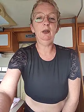 lescoquinsdu40 online show from March 10, 2026, 2:44 pm