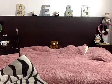 mommy-Milf online show from March 22, 2026, 2:42 pm