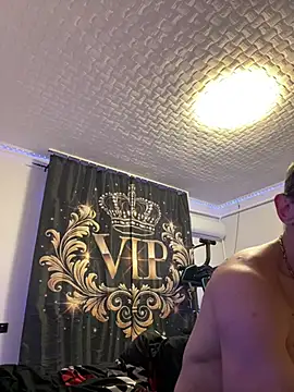 Hugo1993 online show from July 15, 2026, 4:12 pm