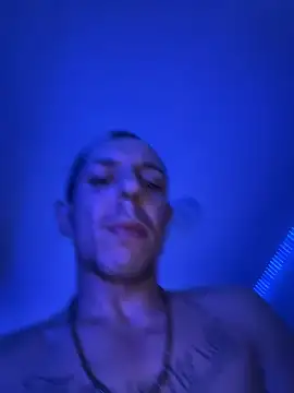 Hugo1993 online show from August 7, 2026, 5:04 pm