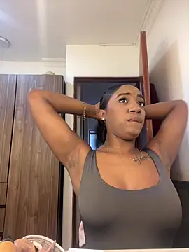 Emi rousse online show from April 11, 2026, 12:31 pm