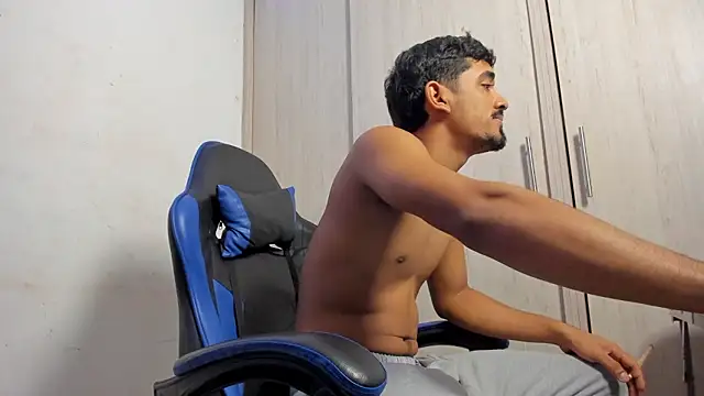 Snapshot of jossi12345j chatting on March 4, 2026, 2:56 pm jossi12345j online show from March 4, 2026, 2:56 pm