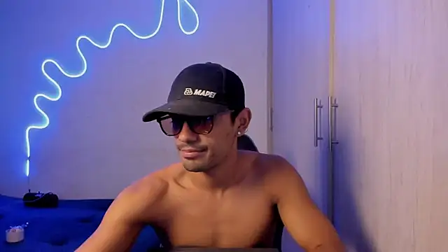 Snapshot of jossi12345j chatting on April 2, 2026, 12:47 pm jossi12345j online show from April 2, 2026, 12:47 pm