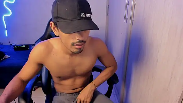 Snapshot of jossi12345j chatting on April 6, 2026, 4:46 am jossi12345j online show from April 6, 2026, 4:46 am