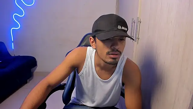 Snapshot of jossi12345j chatting on April 10, 2026, 4:39 am jossi12345j online show from April 10, 2026, 4:39 am