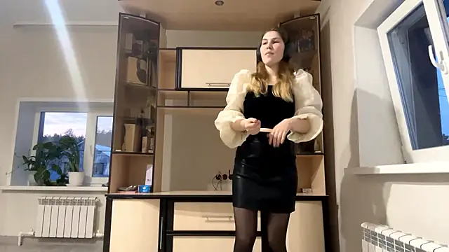 JoanieMochel online show from March 4, 2026, 2:23 pm