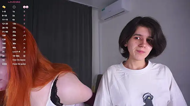 Snapshot of LenoreOlevera chatting on April 4, 2026, 6:27 pm LenoreOlevera online show from April 4, 2026, 6:27 pm