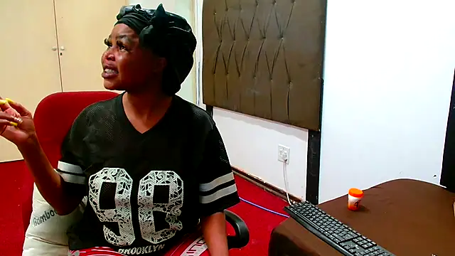 Snapshot of SpicyKittyxxx chatting on March 15, 2026, 12:00 pm SpicyKittyxxx online show from March 15, 2026, 12:00 pm