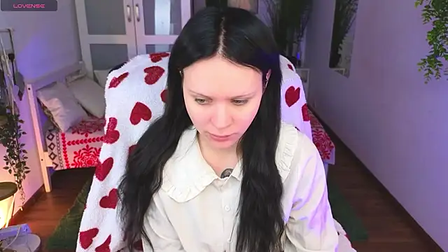 kittenlolla online show from March 6, 2026, 5:37 am