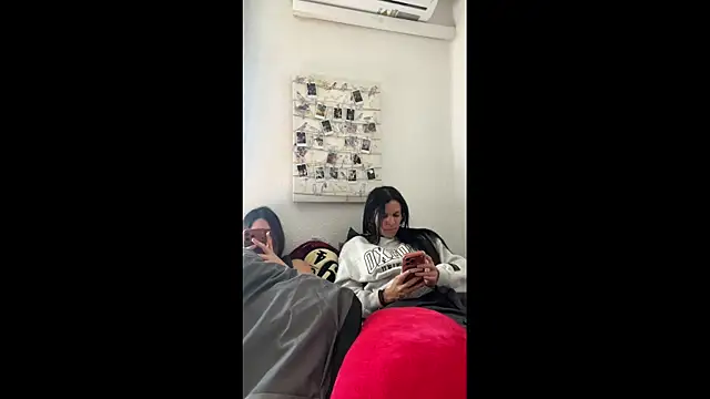 Genblan online show from March 30, 2026, 1:23 pm