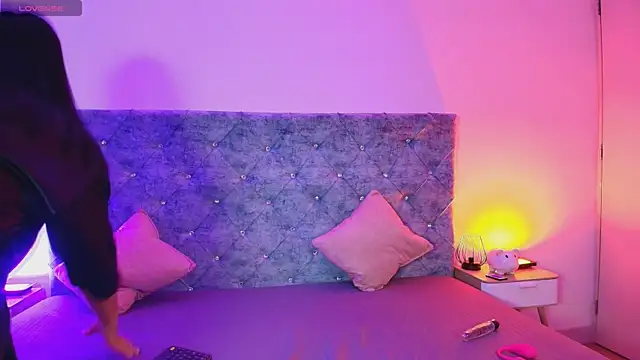 Lauren Rouses online show from April 17, 2026, 3:09 am