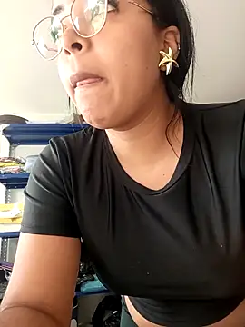 Babyfull lips online show from March 20, 2026, 7:19 pm