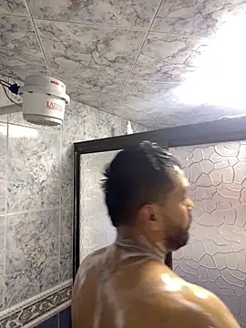 leonartho223 online show from March 15, 2026, 9:32 pm