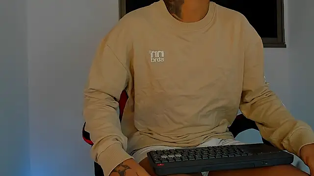 Mnell28 online show from March 19, 2026, 7:34 am