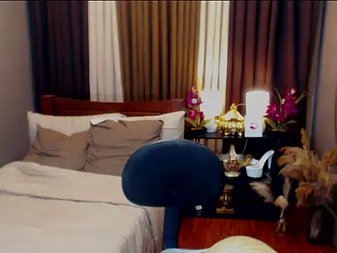 KieraLee online show from March 2, 2026, 7:32 pm