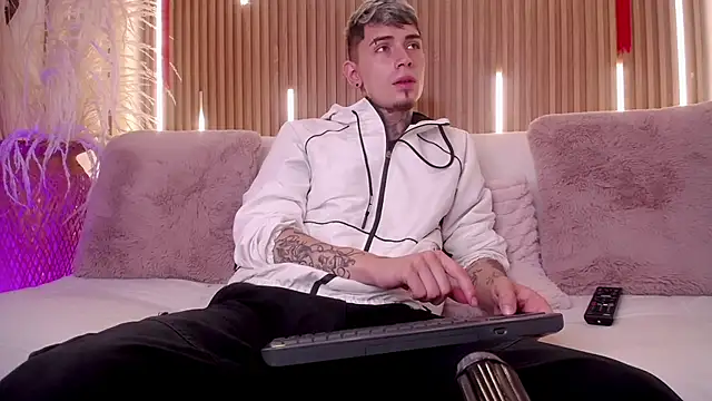 Max Hader  online show from March 6, 2026, 3:14 am