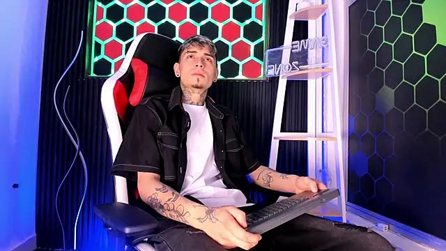 Max Hader  online show from April 15, 2026, 3:24 am