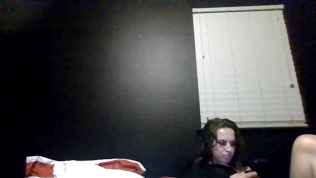 TallHungandCloudy69 online show from May 18, 2026, 7:03 am