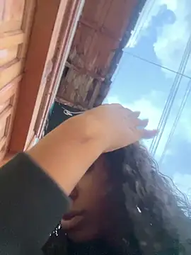 LiaTrainor online show from April 7, 2026, 10:59 am