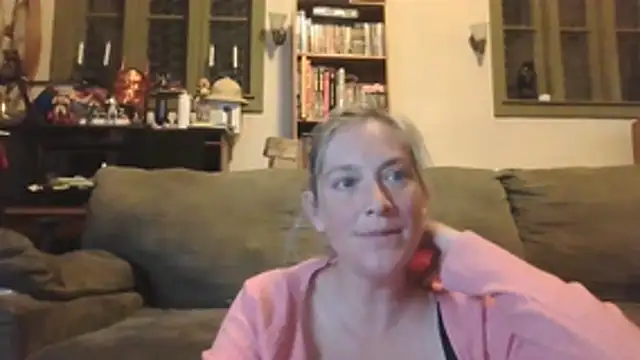 MistyMountains96 online show from June 3, 2026, 2:14 am