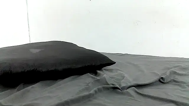 pinkycat online show from March 27, 2026, 1:44 am