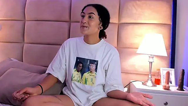 EllaEvanzz online show from April 4, 2026, 10:29 pm