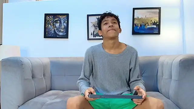 SKINNY BOYXXX online show from April 3, 2026, 7:17 am