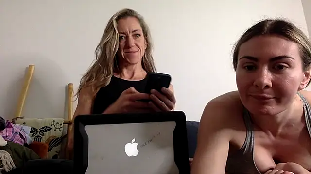 Saigecoach1 online show from April 21, 2026, 10:23 pm