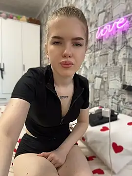 KayShaw online show from June 29, 2026, 3:35 am