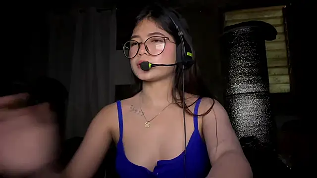 izamonroe online show from March 10, 2026, 7:35 am