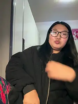 Snapshot of Titi-005 chatting on March 3, 2026, 12:44 pm Titi-005 online show from March 3, 2026, 12:44 pm