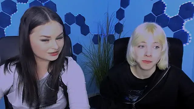 Snapshot of miss_courtney_ chatting on April 20, 2026, 8:50 am miss courtney online show from April 20, 2026, 8:50 am