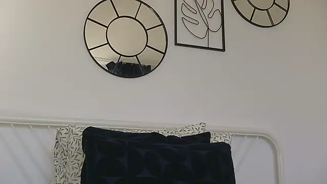 Snapshot of CelineThompson chatting on April 8, 2026, 1:33 pm CelineThompson online show from April 8, 2026, 1:33 pm
