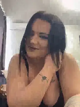 julietalovee online show from March 16, 2026, 1:37 pm