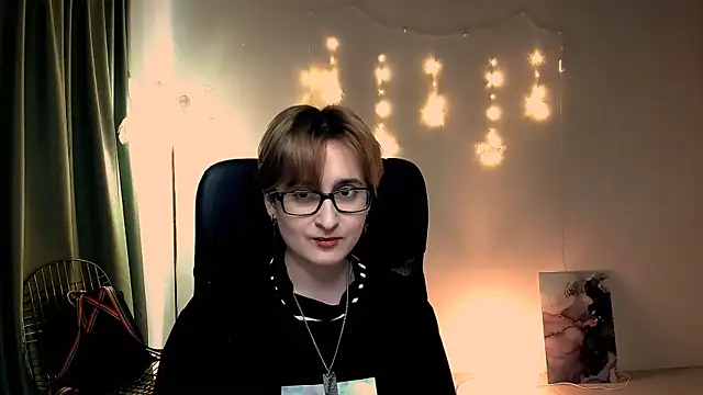 LixeLuna online show from March 28, 2026, 6:13 am