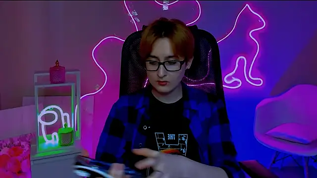 LixeLuna online show from April 4, 2026, 6:33 am