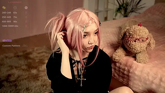 Linhmew online show from June 29, 2026, 10:32 pm