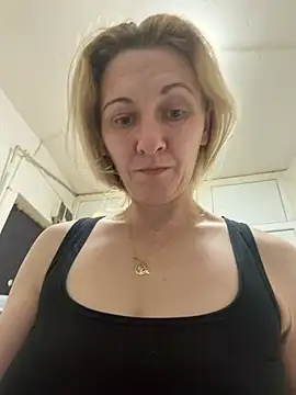 Snapshot of Secret_Ladyx chatting on May 26, 2026, 7:04 am Secret Ladyx online show from May 26, 2026, 7:04 am