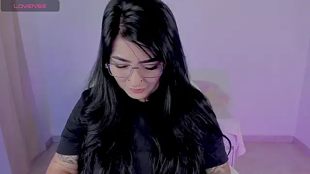 heeyy kitty online show from April 11, 2026, 6:23 pm