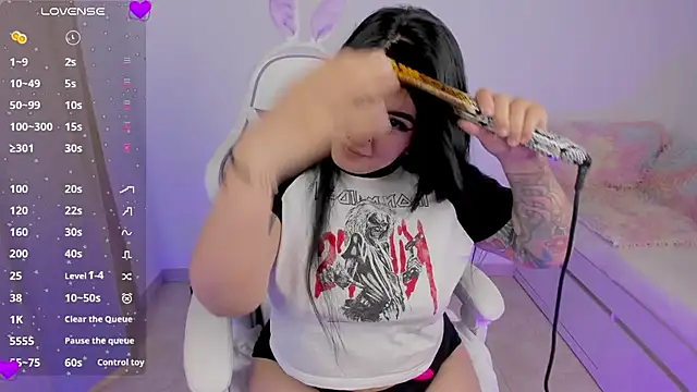 heeyy kitty online show from April 24, 2026, 2:52 pm