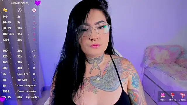 heeyy kitty online show from April 30, 2026, 2:23 pm