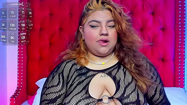 SunnyHoney  online show from June 22, 2026, 11:51 am