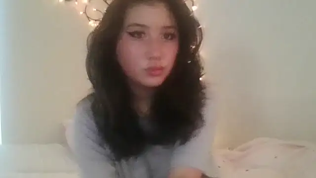 Snapshot of Silverbabyyy2007 chatting on June 28, 2026, 1:22 am Silverbabyyy2007 online show from June 28, 2026, 1:22 am