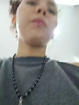 Isabella Stark online show from April 19, 2026, 11:31 am