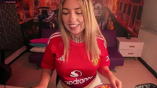 Tamaraa velez online show from April 13, 2026, 9:09 pm