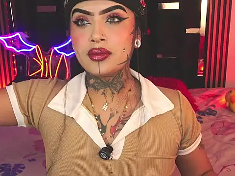 LauriInk1 online show from April 14, 2026, 6:14 pm