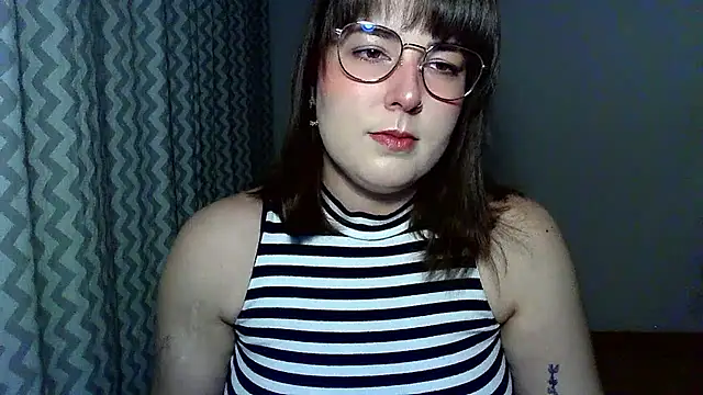 ClaraHard online show from July 4, 2026, 8:26 pm